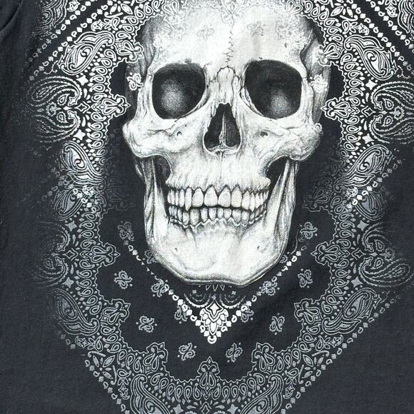 Vintage Skull Bandana Y2K Grunge Graphic Short Sleeve Men's Small - Picture 2 of 4
